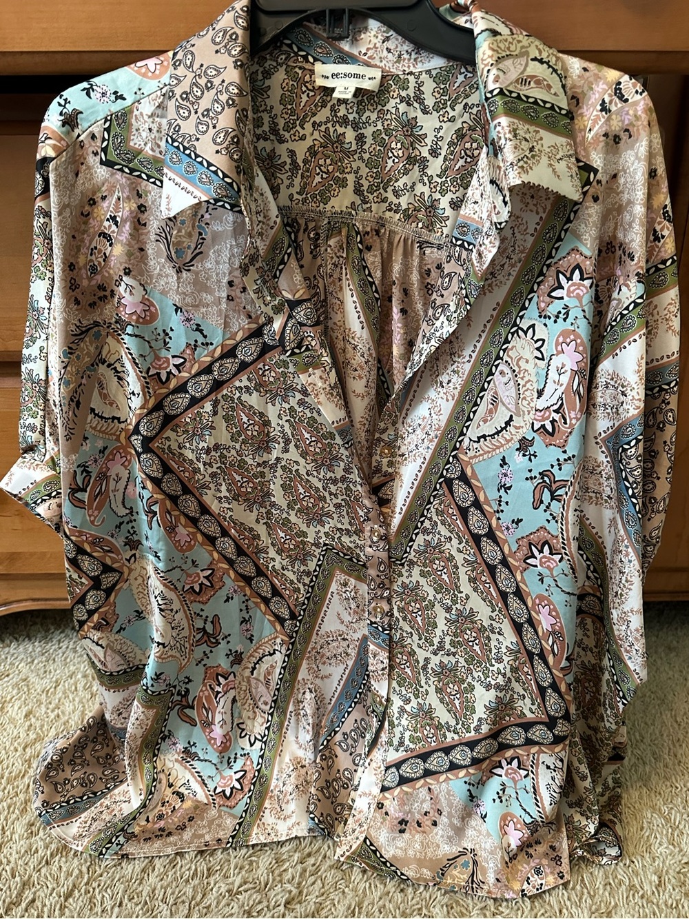 NWOT ESSOME ELEGANT PRINT BLOUSE